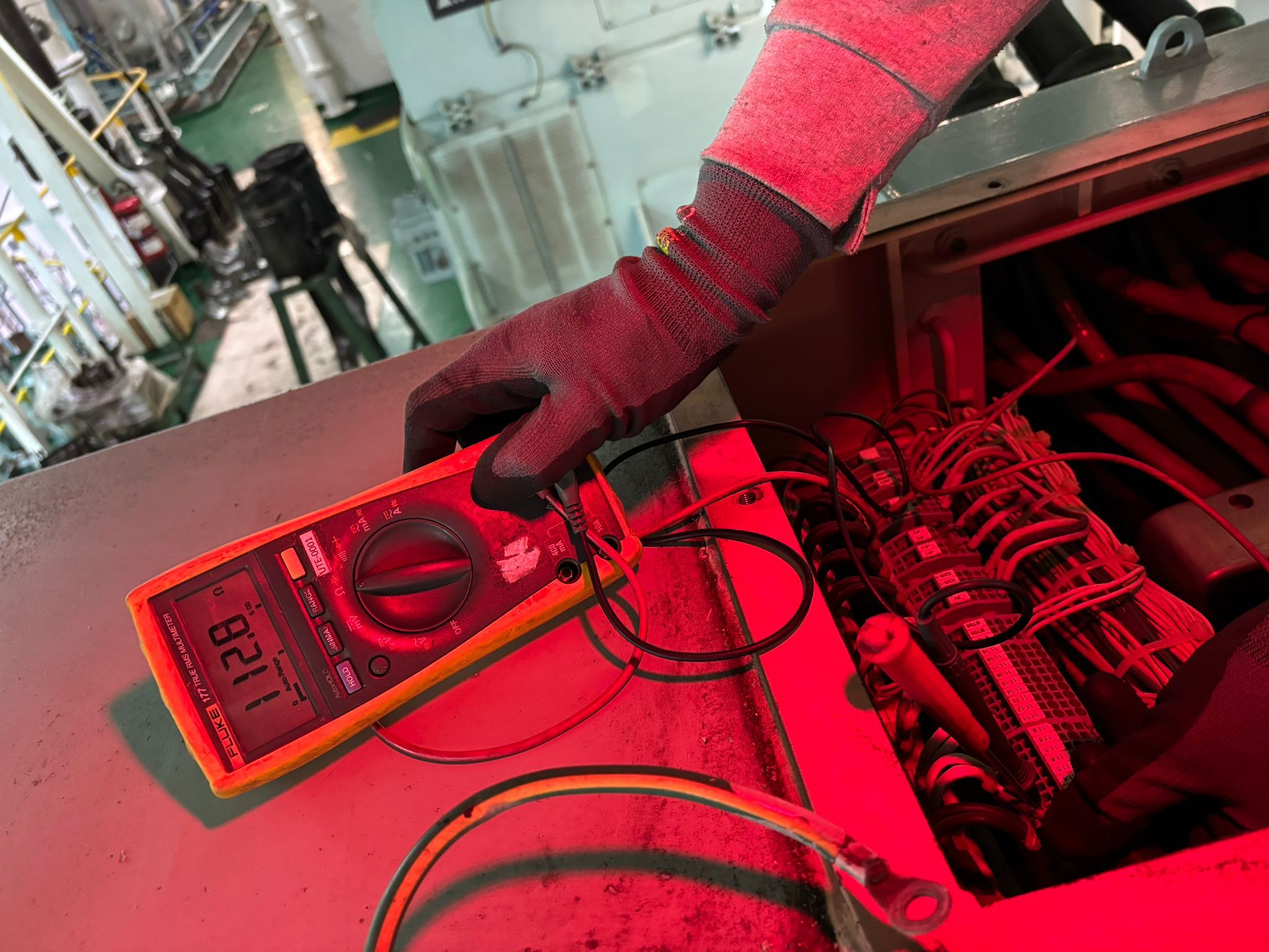 UNITECH’ten 109999 DWT Tankerde Jeneratör Kontrolü
