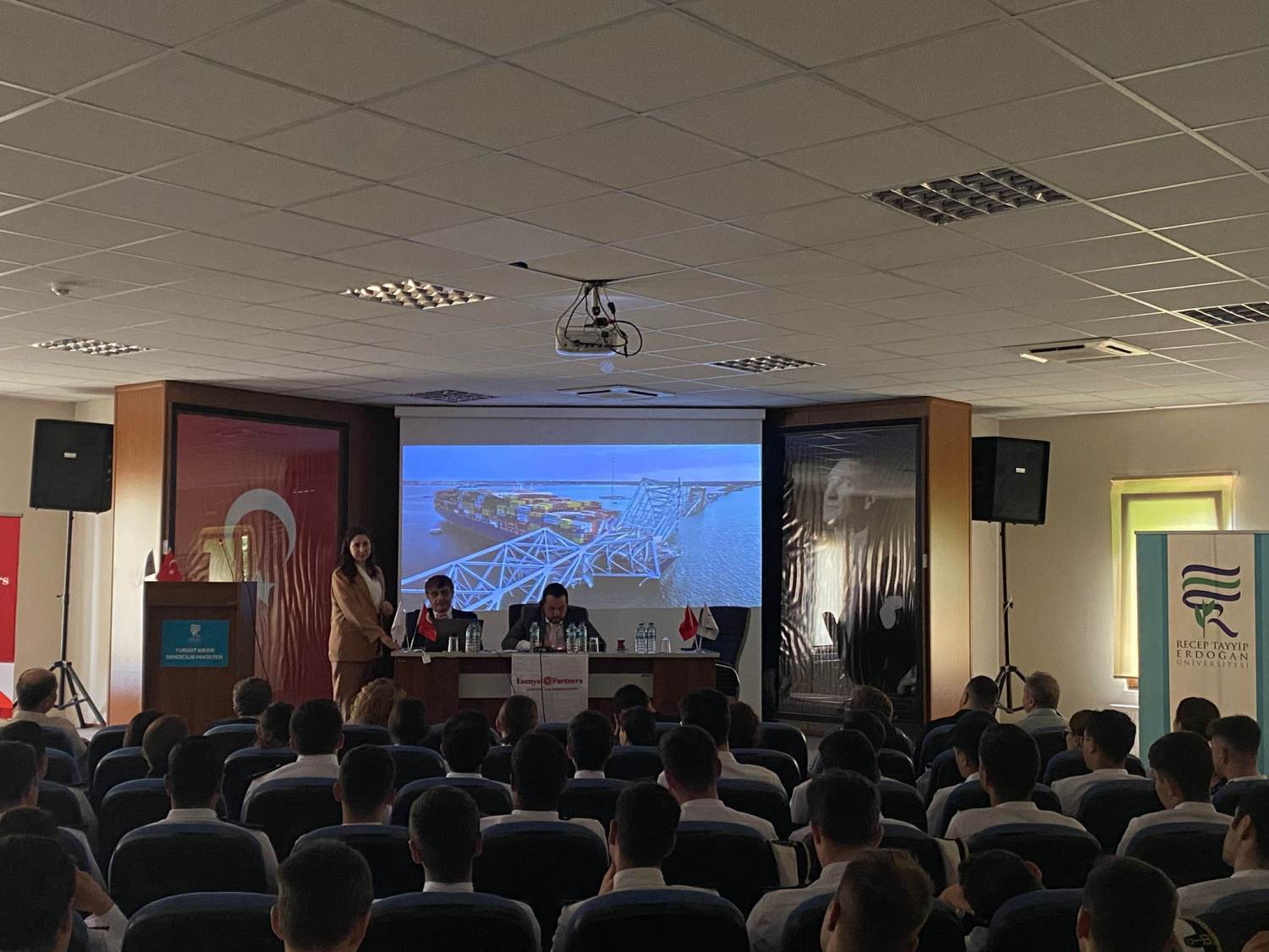 Karadeniz’de Çift Duraklı Deniz Hukuku Sempozyumu Tamamlandı