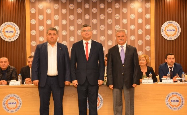 Antalya Fotoğrafçılar Kırtasiyeciler ve Kitapçılar Esnaf Odası Başkanı Mehmet Bayrak  Güven Tazeledi