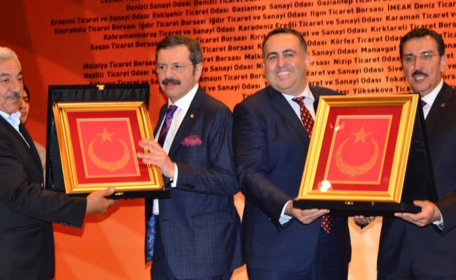 İMEAK DTO İzmir ve Antalya şubeleri, Kalite Sertifikaları'nı aldı
