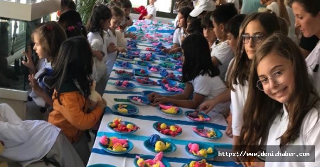Hayatımıza renk katan sevimli denizaltı canlıları sergisi açıldı