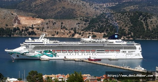 Norwegian Jade, 2.657 yolcusuyla Ege Port Limanına yanaştı