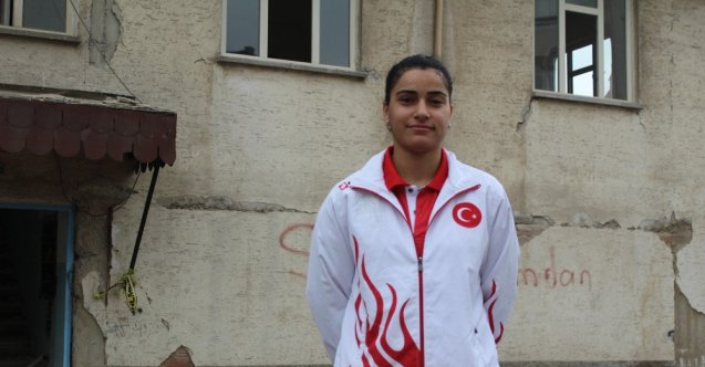 Depremin evsiz bıraktığı Milli Sporcu Aliye, Olimpiyatlara katılmak için mücadele veriyor