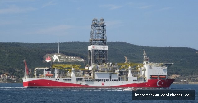 Türkiye'nin ilk yerli sondaj gemisi 'Fatih' Çanakkale Boğazı'ndan geçti