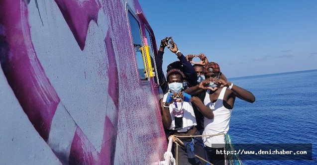 Banksy'nin finanse ettiği yardım gemisi Akdeniz'de mahsur kaldı!