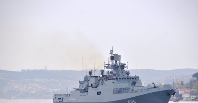 Rus Donanmasına ait RFS 499 borda numaralı "Admiral Makarov" gemisi boğazdan geçti