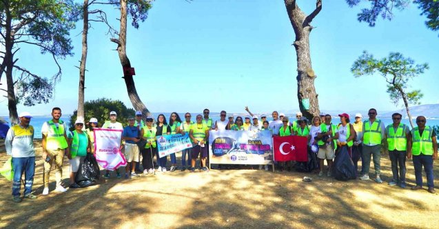 Didimlilerin desteği ile dünyaca ünlü sahiller pırıl pırıl oldu