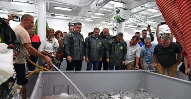 Balıkesir Valisi Hasan Şıldak, balıkçılar ile birlikte balık sezonunu açtı.