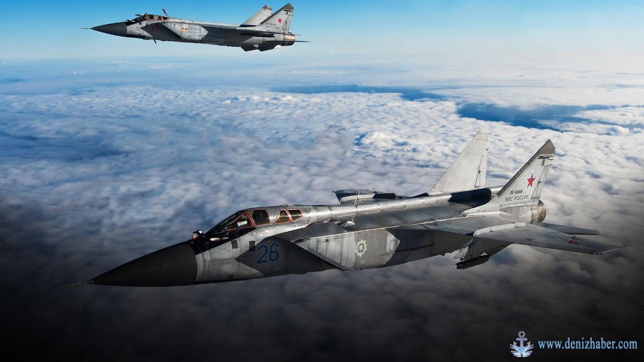 Rusya’dan Barents Denizi üzerinde ABD bombardıman uçaklarına önleme