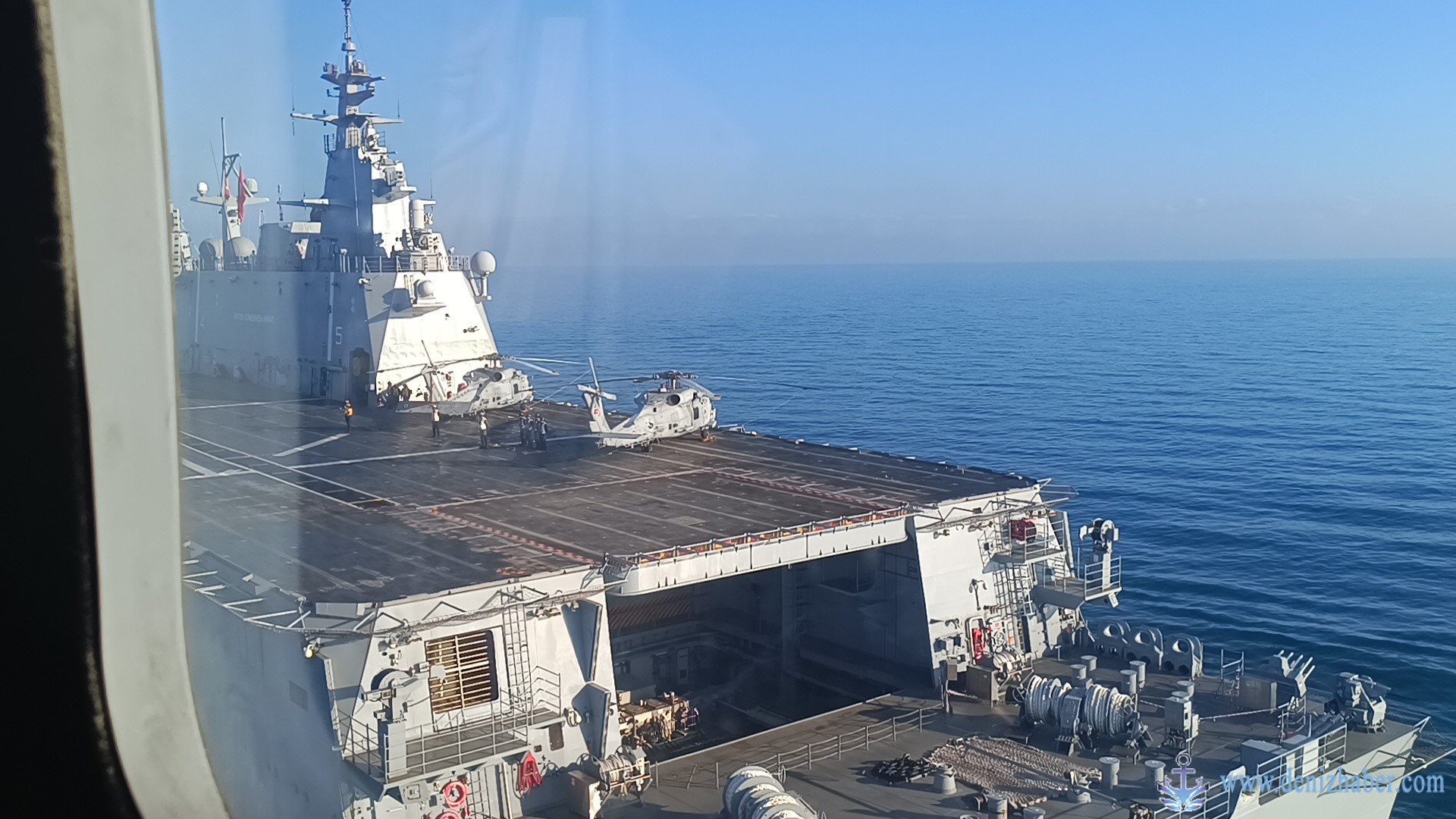 TCG Anadolu Gemisine helikopterle iniş böyle görüntülendi