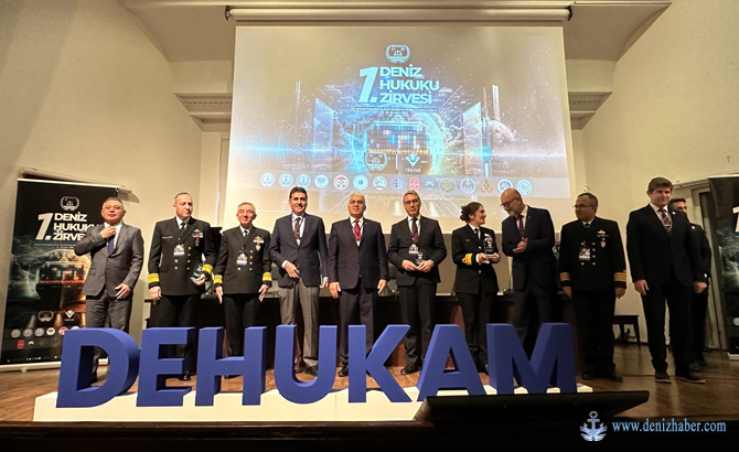 1.Deniz Hukuku Zirvesi Yoğun Bir Katılımla Gerçekleşti