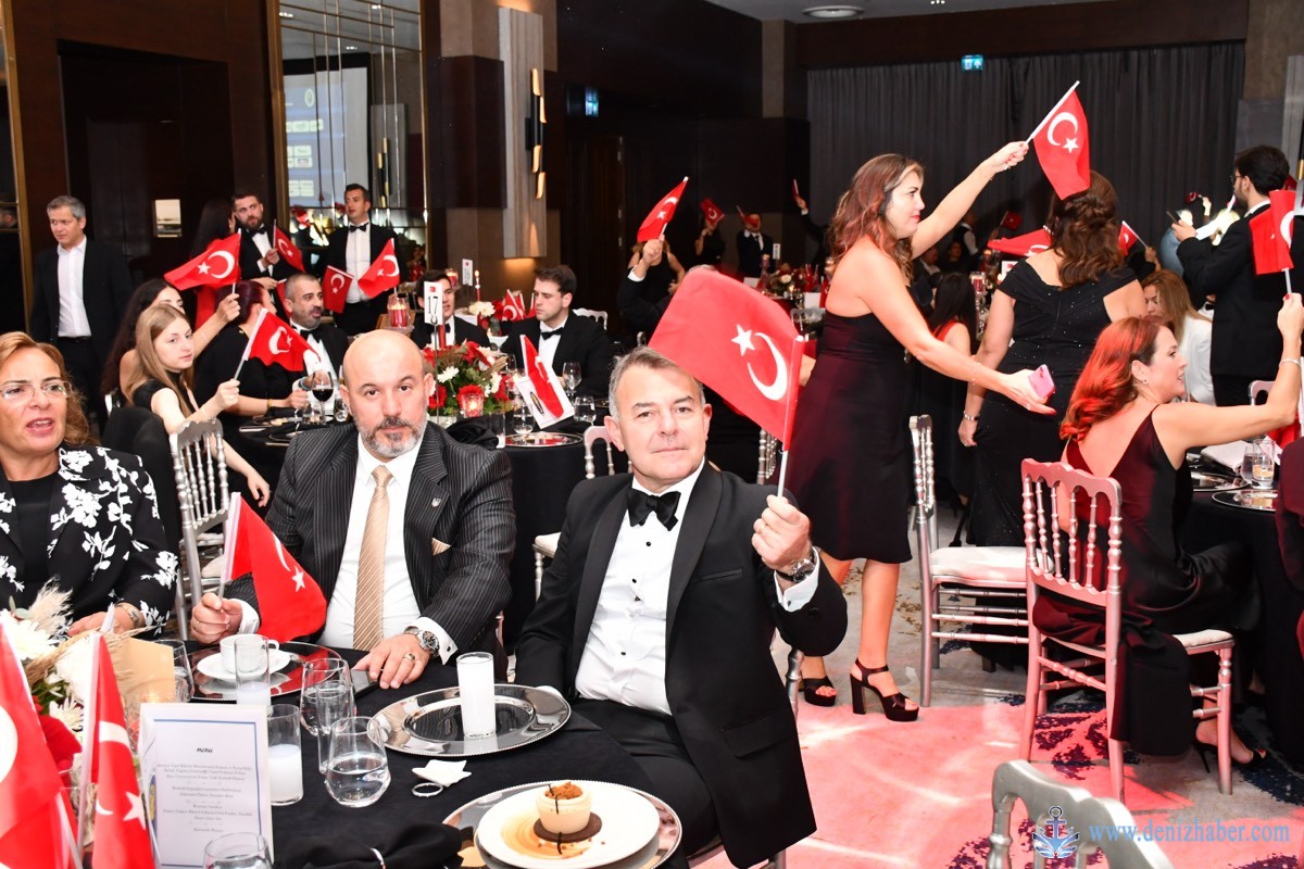 DEFAMED'in 29 Ekim Cumhuriyet Balosu Türk denizcilerini bir araya getirdi.