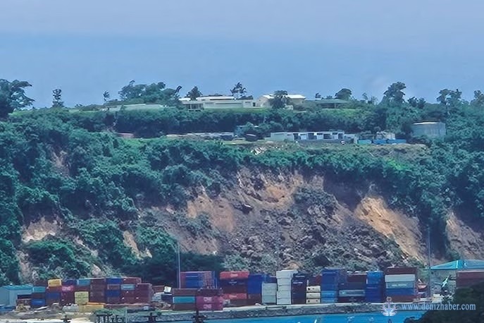 Vanuatu'da 7.3'lük Deprem: Liman Çöktü, Deniz Ticareti Tehlikede!