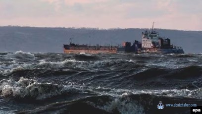 Karadeniz'de Felaket Zinciri: Üçüncü Tanker Alarm Verdi, Petrol Kıyılara Ulaştı!