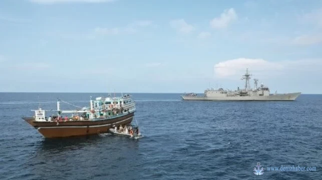 Silahlı Somali Korsanları Çin Balıkçı Gemisine Bindi