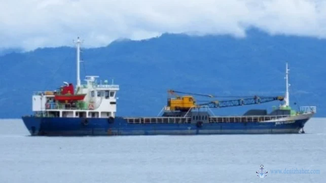 Filipin Kargo Gemisi Alabora Oldu, Bir Mürettebat Üyesi Öldü