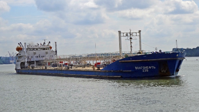 Rusya Nehir-Deniz Tankerlerini İncelemeye Aldı