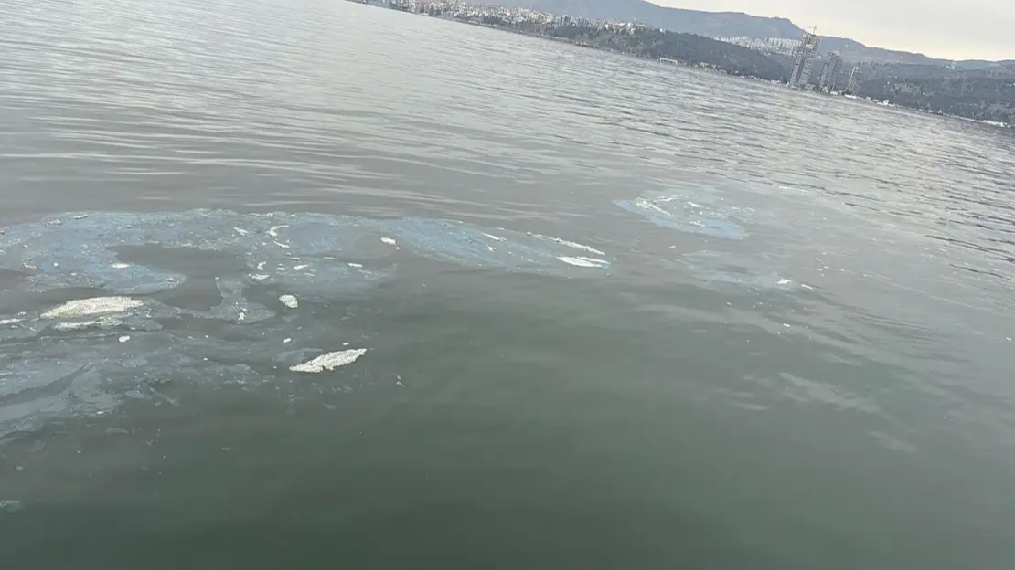 İzmir Körfezi'ni kirleten firmaya 8.3 milyon lira ceza!