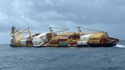 MSC Elsa 3 Hint Açıklarında Battı, Mürettebat Kurtarıldı