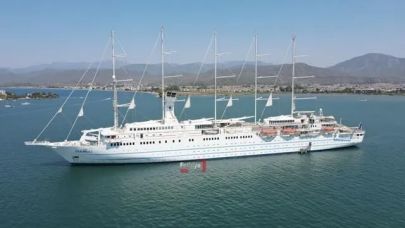 Yelkenli Yolcu Gemisi "Club Med 2" Fethiye’de