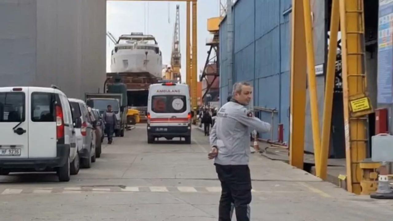 Tuzla'da bir tersanede patlama oldu: 1 ölü 3 yaralı var...
