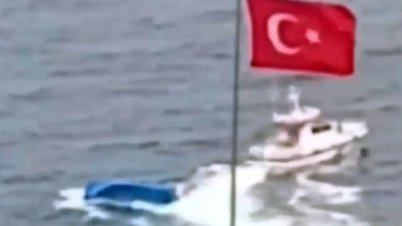Eynesil açıklarında yedeklenen balıkçı teknesi battı!