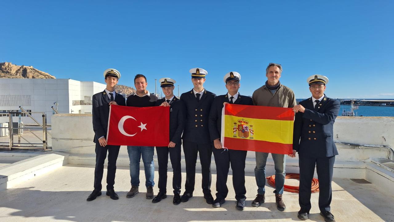 Genç Denizciler Rotalarını İspanya'ya Çevirdi: Alicante’de Uluslararası Mesleki Eğitim ve Seyir Deneyimi