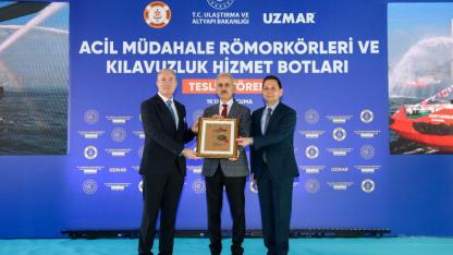 UZMAR imzalı 8 yeni deniz aracından boğazda muhteşem gösteri