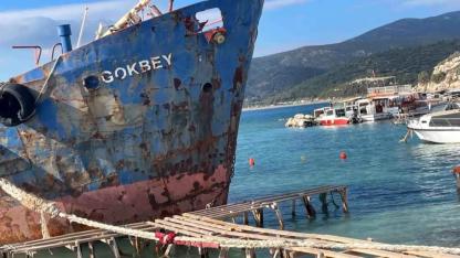 Demircili’de Kaçak Gemi Sökümü